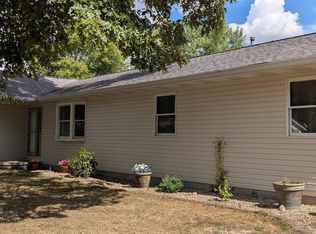 214 Northwood Ln, Salem, IL 62881