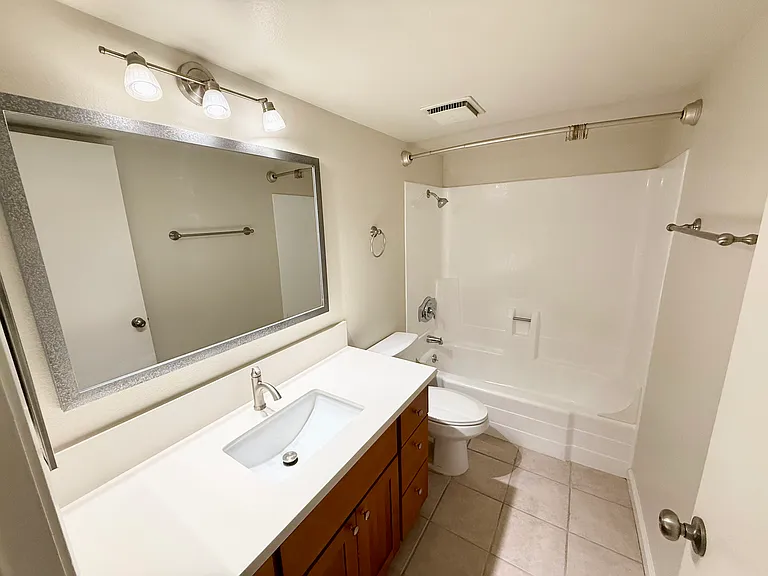 31 N Valencia St #D — Photo 6