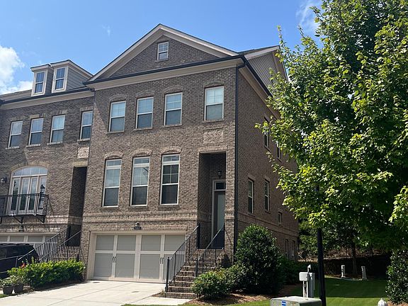 3rd image of 1050 Township Sq