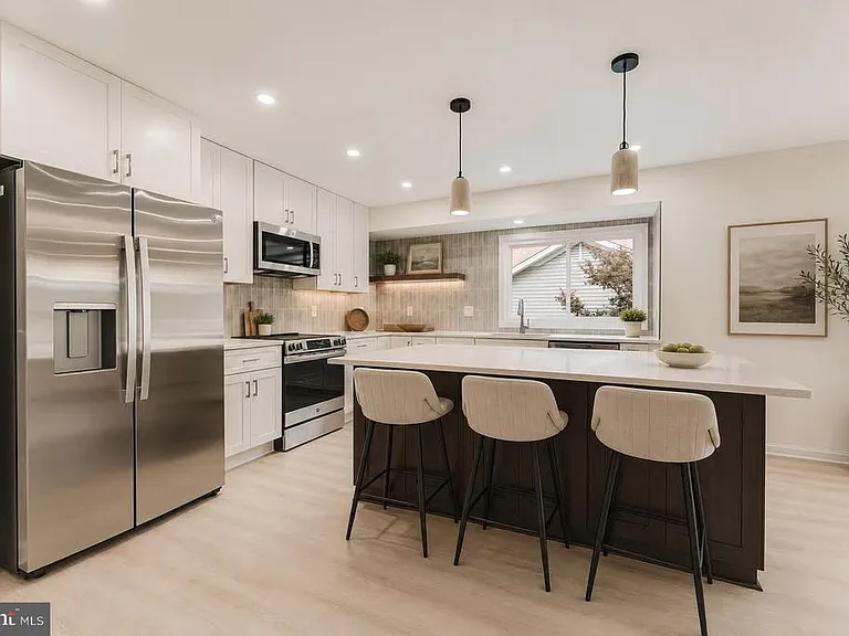 7107 Sontag Way — Photo 4