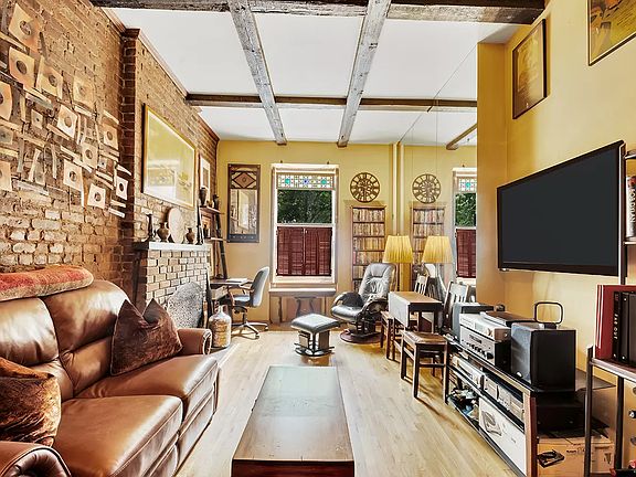 2nd image of 41 Jane St APT 1A