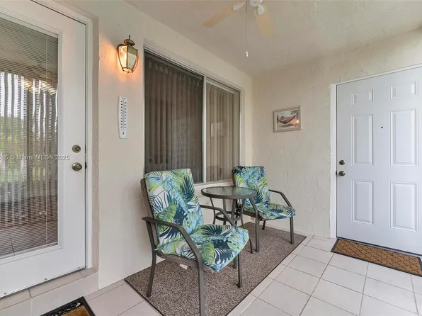 219 Pine Hov Cir APT C-1, Greenacres, FL 33463