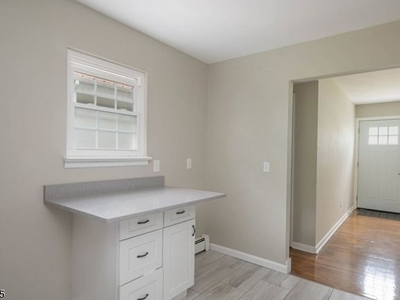 5th image of 83 Chestnut St Floor 2