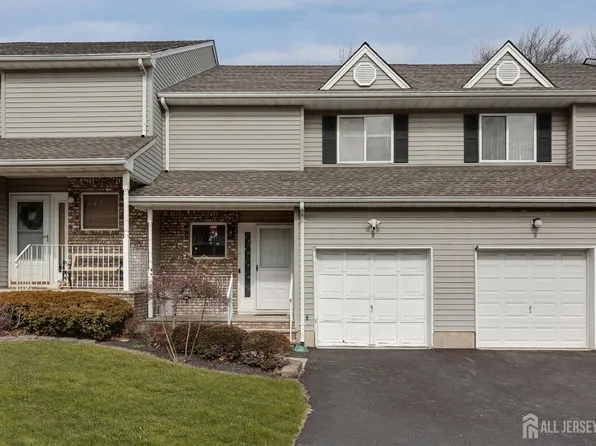 8 Forest Garden Dr, Matawan, NJ 07747