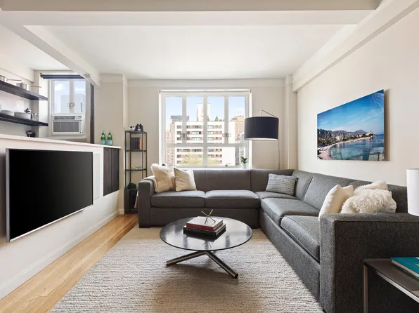 200 West 20th Street image 1 of 11