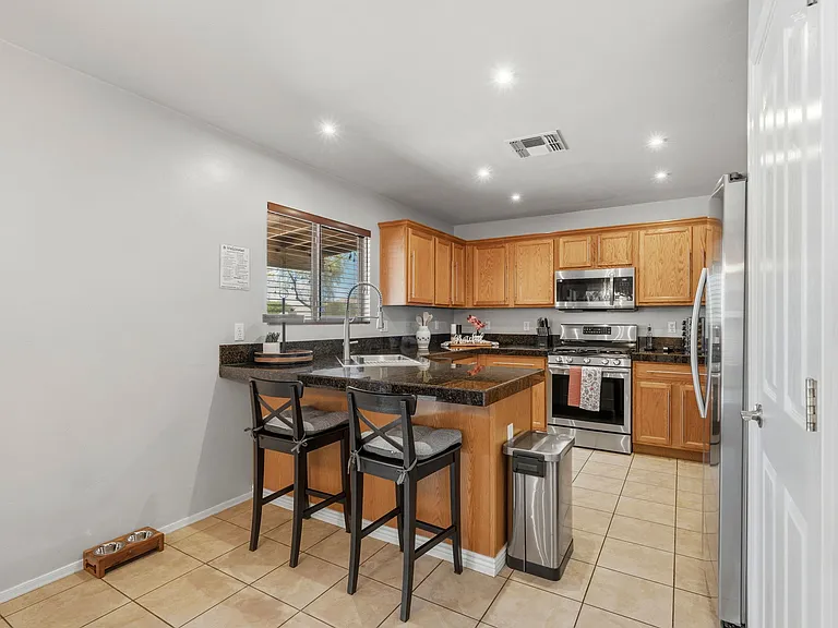 458 W Cedar Chase Dr — Photo 8