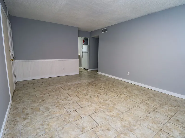 402 Lawrence Pl — Photo 18