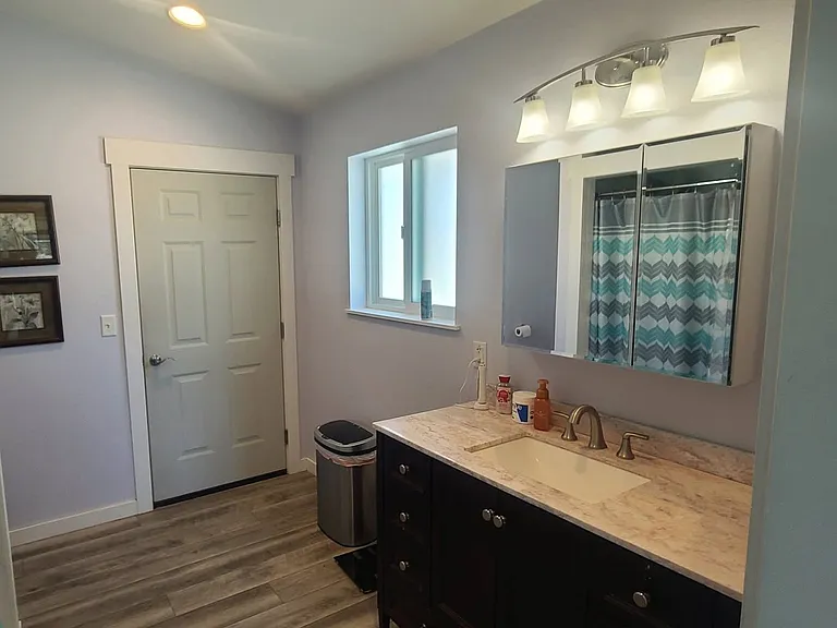 250 Guinevere Dr — Photo 8