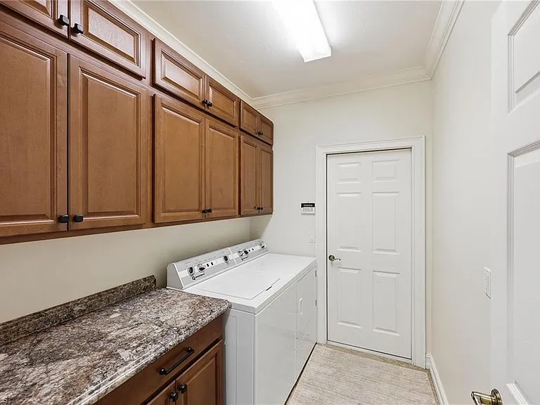 13360 Bridgeford Ave — Photo 30