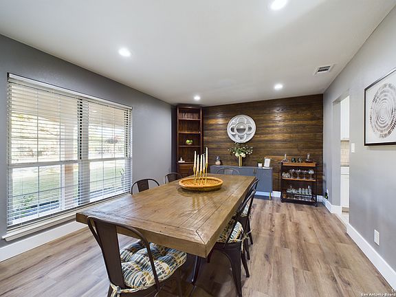 5th image of 10503 Pinedale Dr