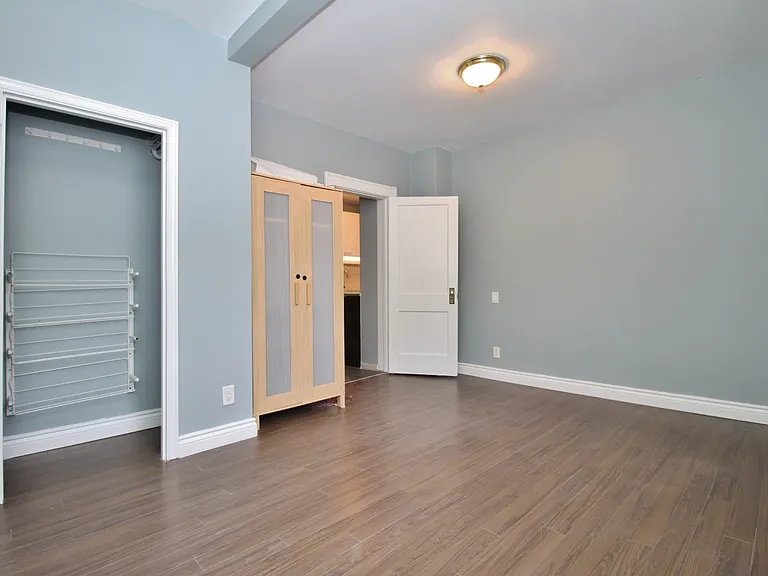 52 Pinehurst Ave #1 — Photo 11