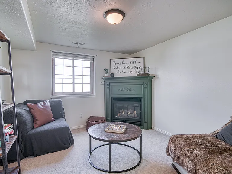 741 Clarence Ct — Photo 40