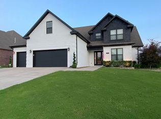 8339 La Casa Ave, Springdale, AR 72762