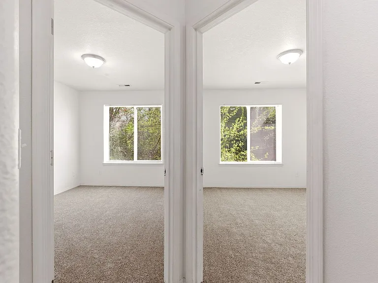 2322 NW 168th Pl — Photo 32