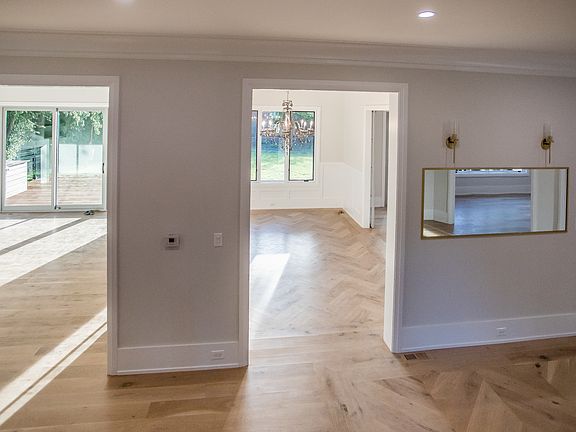 5th image of 1800 Kendale Dr