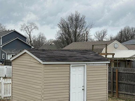 4th image of 300 N Bentley St