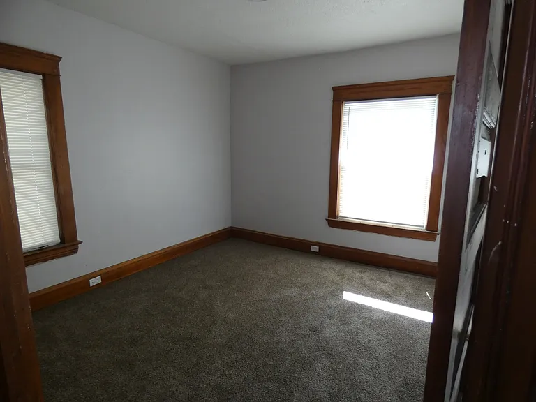 2055 W 87th St — Photo 15