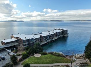3717 Beach Dr SW APT 203, Seattle, WA 98116