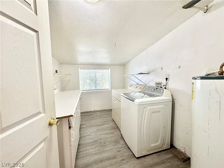 1130 N Leslie St #1 — Photo 8