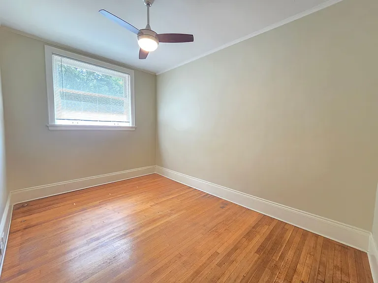 Knickerbocker Apartments — Photo 45