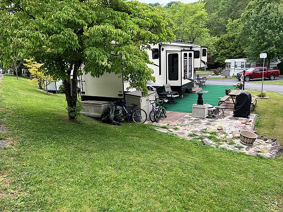 4th image of 4229 E Pkwy #131-lot 131