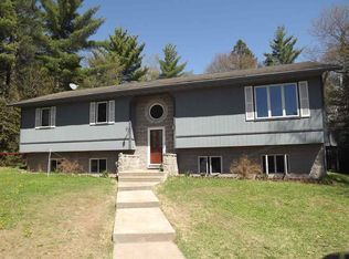 1035 Riverview Dr, Ishpeming, MI 49849