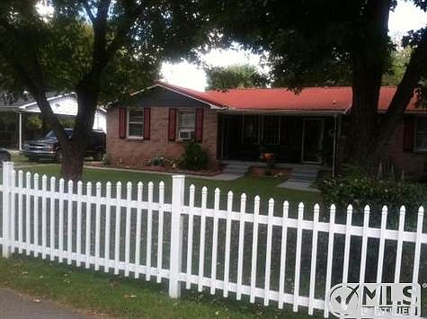 2nd image of 625 Martha Ave