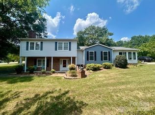 3616 Ravenhill Dr, Gastonia, NC