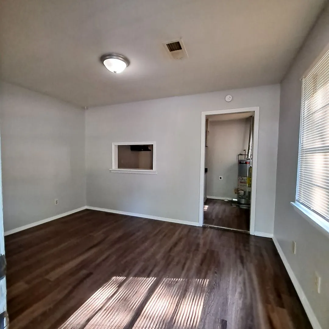 First Month Rent Free!! Welcome to 2655 Whitman! — Photo 3