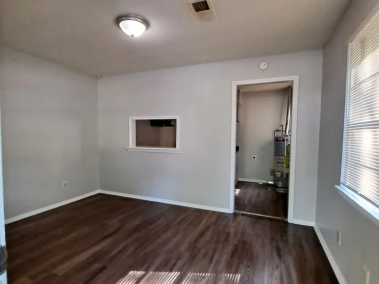 2655 Whitman Ave — Photo 3