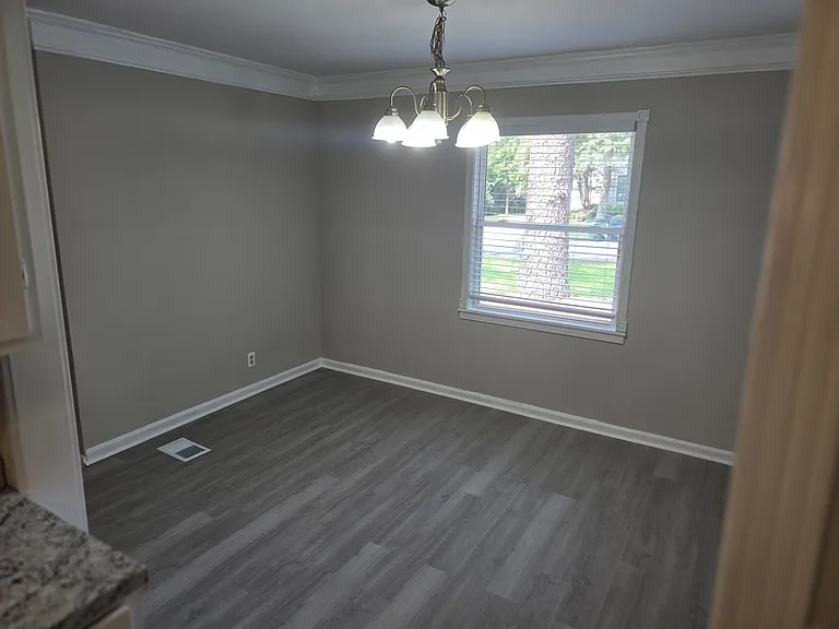 486 Ashburton Ave SE — Photo 15