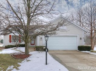 7297 Tillicum Trl NE, Rockford, MI 49341