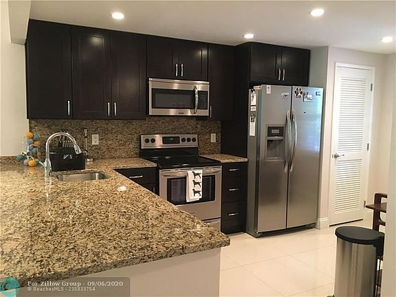 4th image of 802 Cypress Grove Ln APT 206