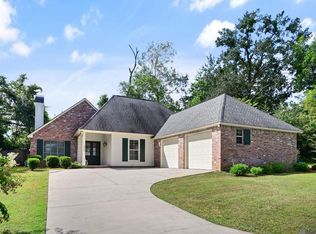 9900 Belle Dr, Saint Francisville, LA 70775