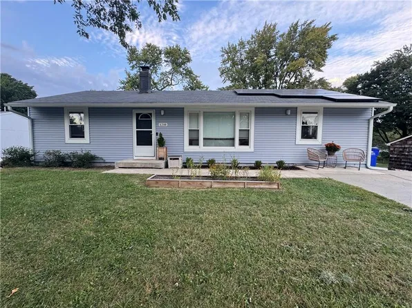 1210 NE Shady Lane Dr, Gladstone, MO 64118
