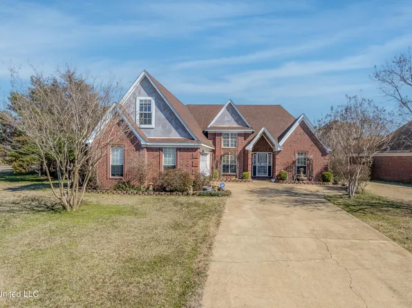 6186 Lake Front Dr, Horn Lake, MS 38637