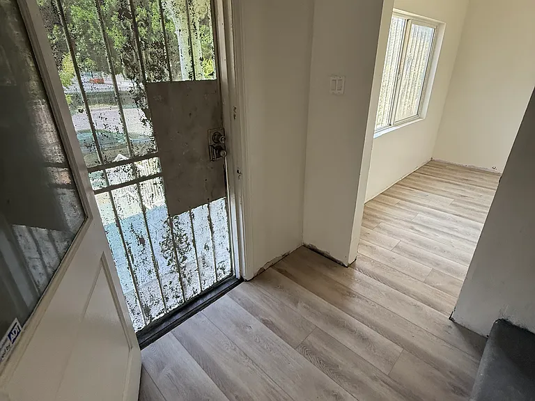8930 S Vermont Ave — Photo 59
