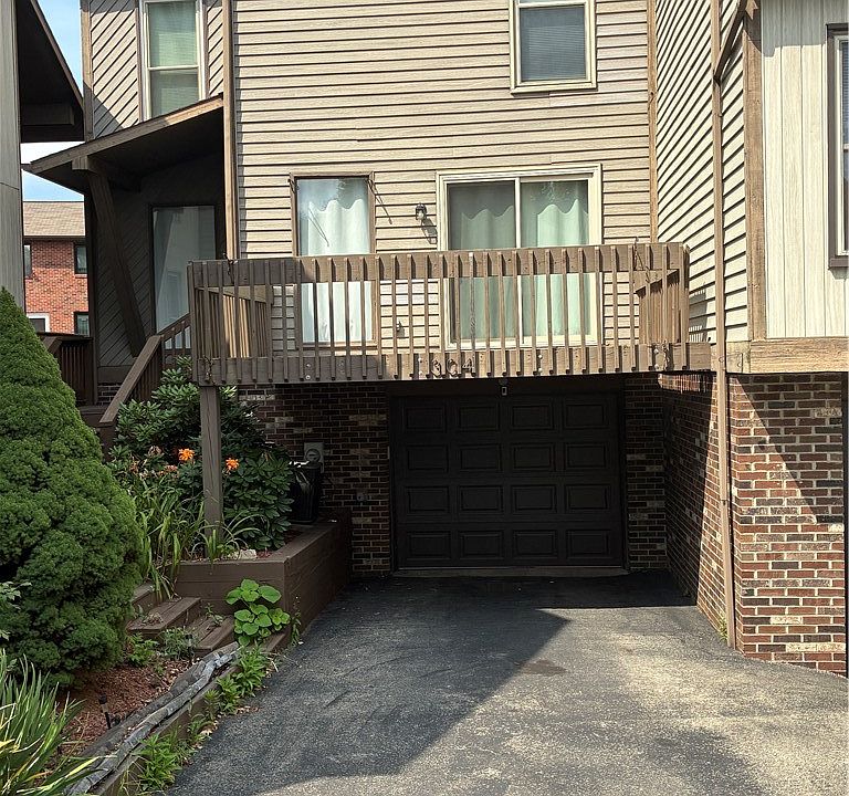 1st image of 304 Spring Run Dr