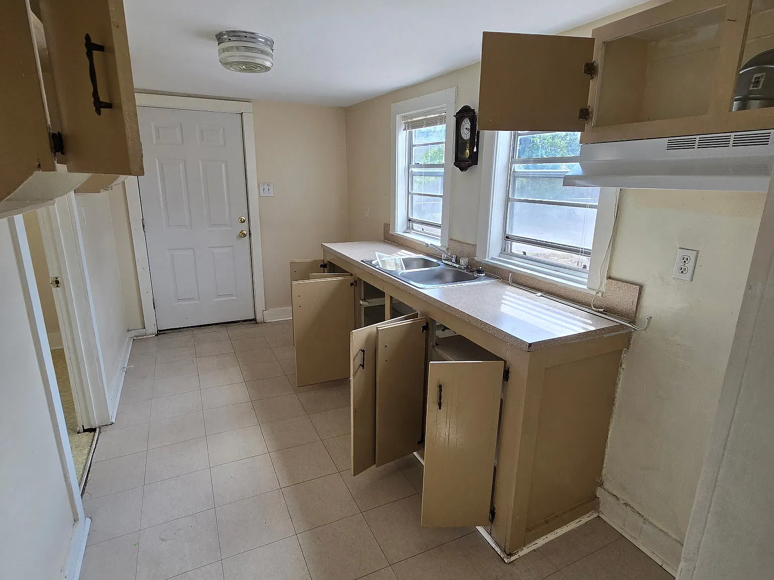 1 bed, 748 sqft, $700 — Photo 1