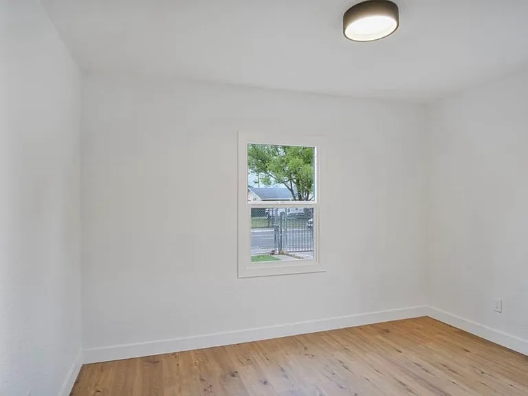 4118 Howard Ave — Photo 5