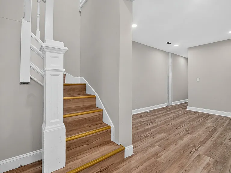 512 Sanford Pl — Photo 14