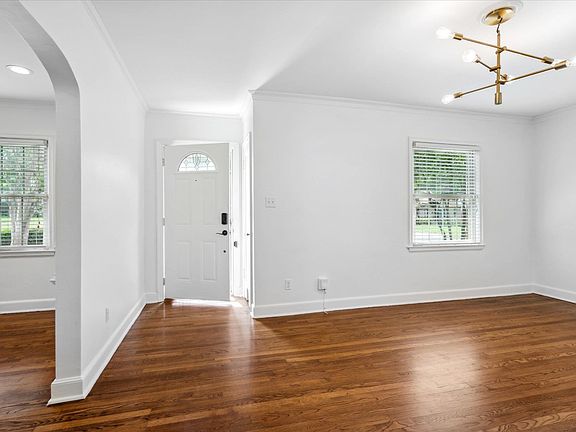 4th image of 3592 Mimosa Ave