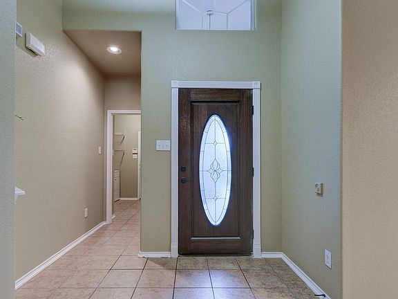 Front Entry/ hallway to laundry room and garage