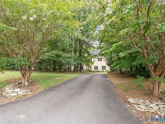 2nd image of 3002 Willow Trace Ln