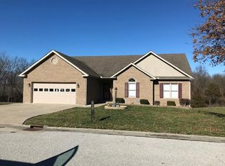 854 Meadowcrest Cir, Maysville, KY 41056