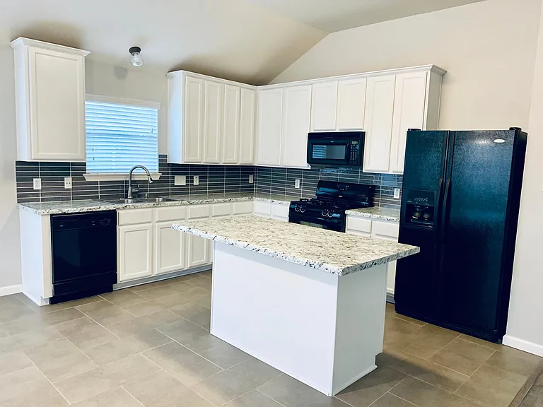 1513 Rainbow Parke Dr — Photo 9