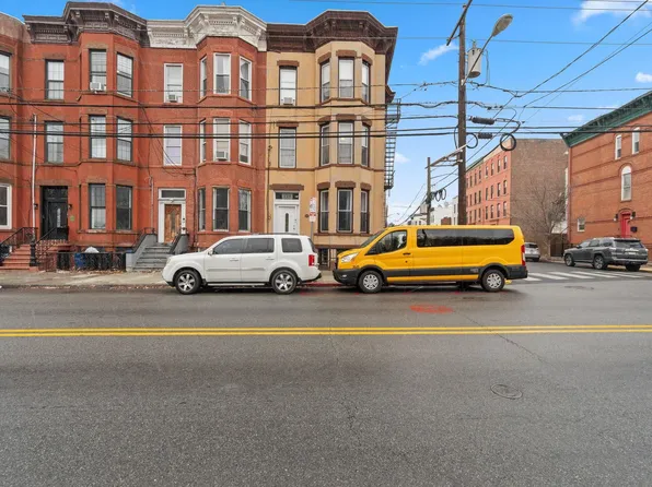 125 Palisade Avenue image 1 of 24