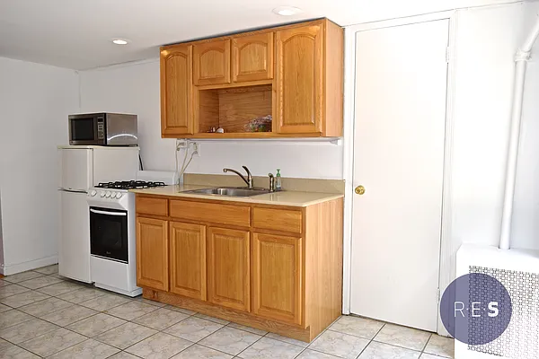 Rented by RES New York | media 19