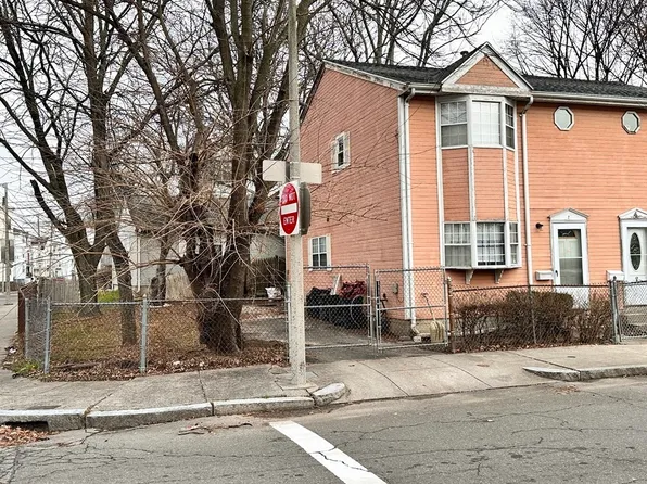 2 Beauford Ln, Boston, MA 02125