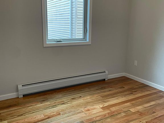 5th image of 63 Holcomb Ave #1